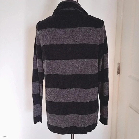 Victor Alfaro Wool Blend Drape Fit Cardigan - Picture 2 of 9